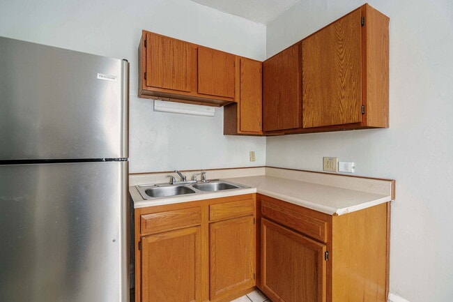 Photo - 246 W 5th Ave Unit Rear