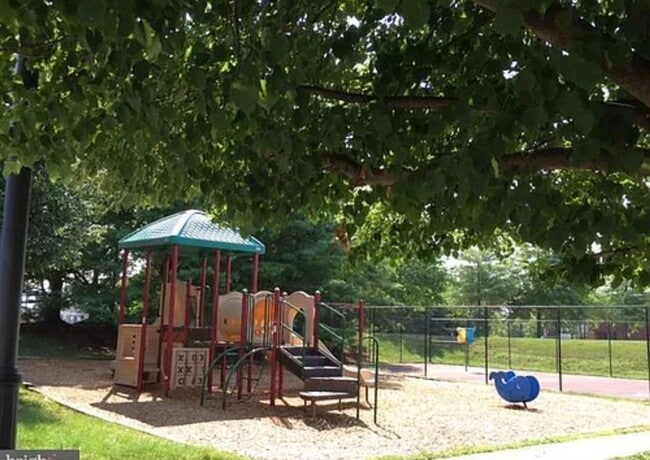 Photo - 2637 Glenriver Way