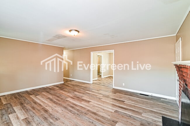 Photo - 6207 Moses St