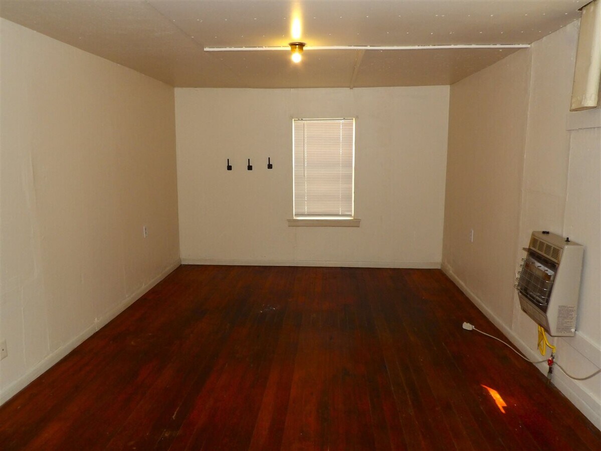 Photo - 1214 SW D Ave