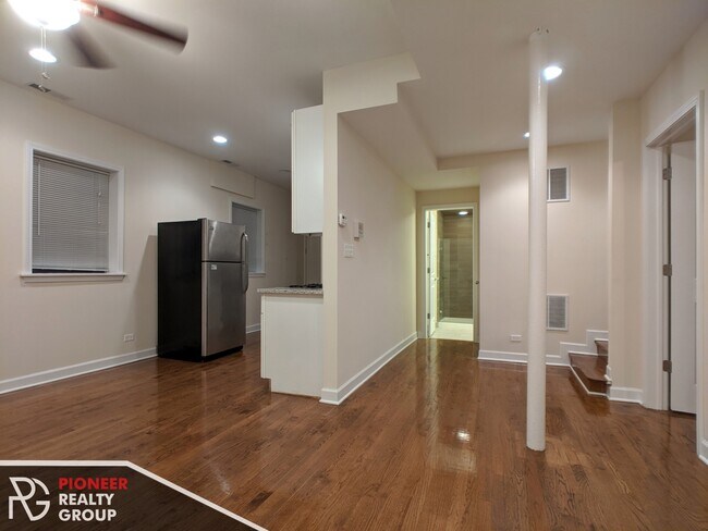 Photo - 1827 W Leland Ave Unit gdn