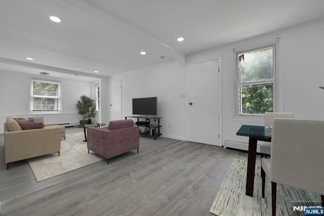 Building Photo - 244 White St Rental