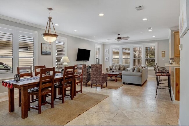Photo - 2045 Crystal Lake Dr