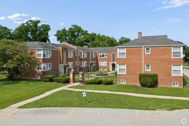 Building Photo - Knoxville Manor Apartments
