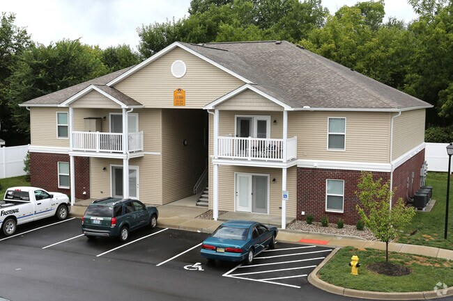 River Breeze South Apartment Homes For Rent in Louisville