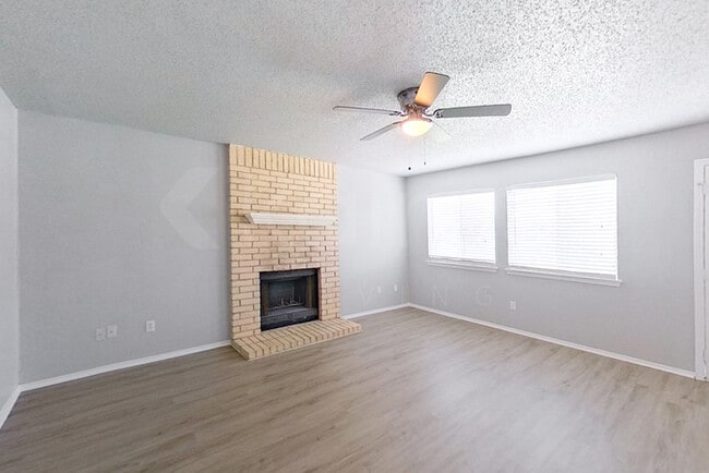 Photo - 4914 Glenoak Dr