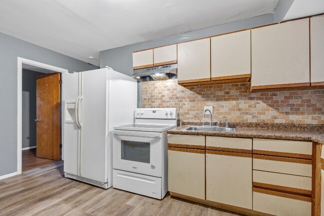 Photo - 10508 Lilac Ave