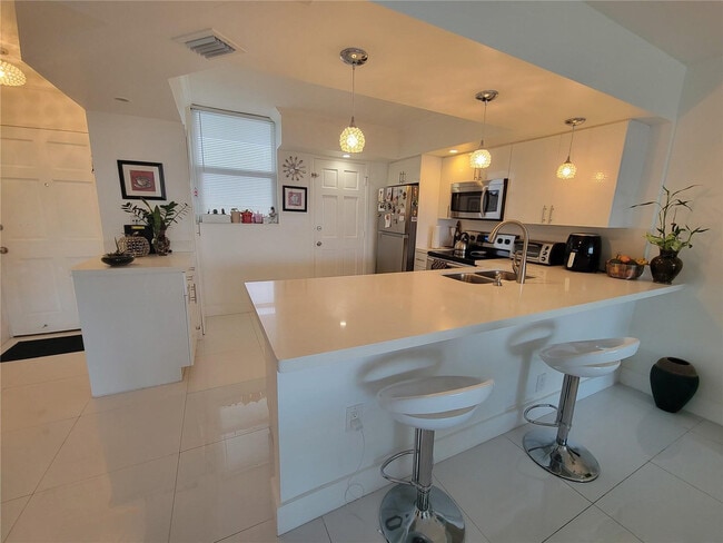 Photo - 3703 NE 166th St Unit 808