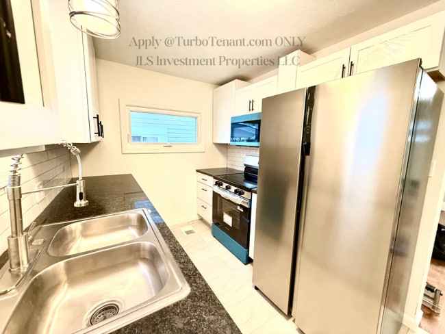 Photo - 341 N 6th Ave