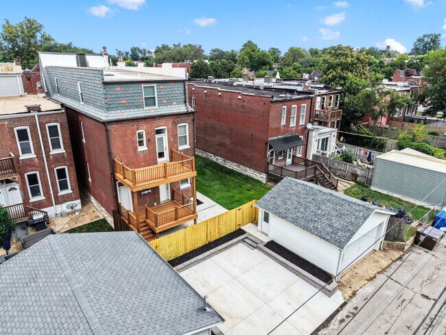 Photo - 2722 Armand Pl