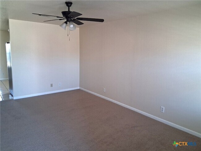 Photo - 1005 Circle M Dr Unidad B