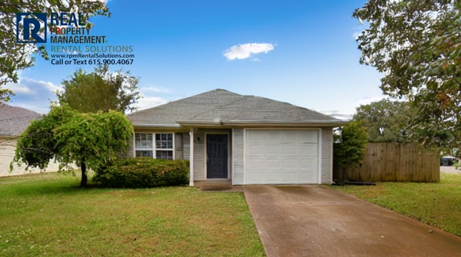 Building Photo - Adorable 2bd 2 ba home with fenced in yard and attached garage!