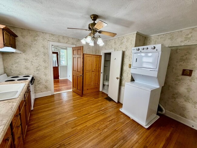 310 E Locust St Unidad 1