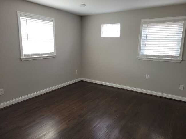 Photo - 1231 Laidlaw Ave