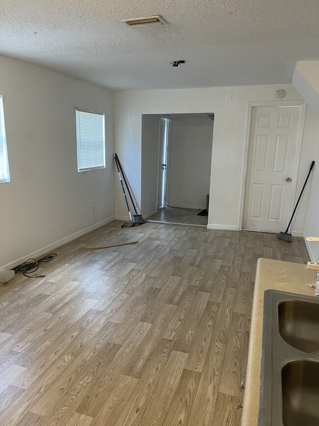 Photo - 8722 N Brooks St Casa