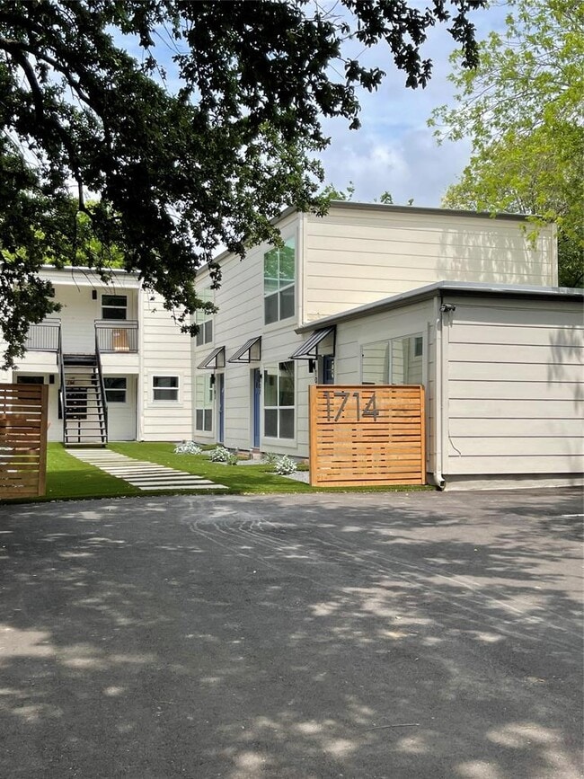 Building Photo - 1714 Enfield Rd Unit 103 Rental