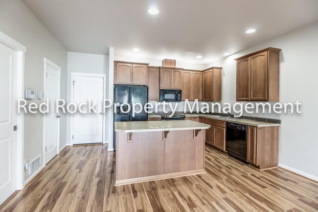 Photo - 1610 N Holl Blvd