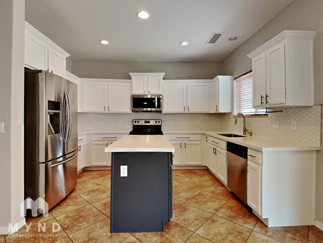 Photo - 18646 W Mission Ln