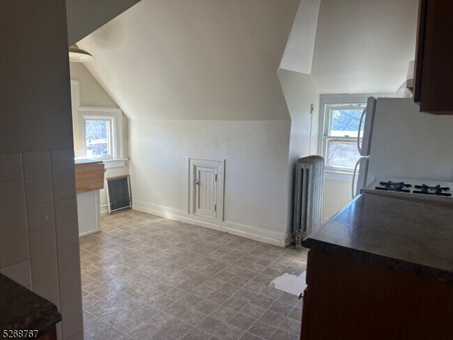 Photo - 324 Claremont Ave Unit 5