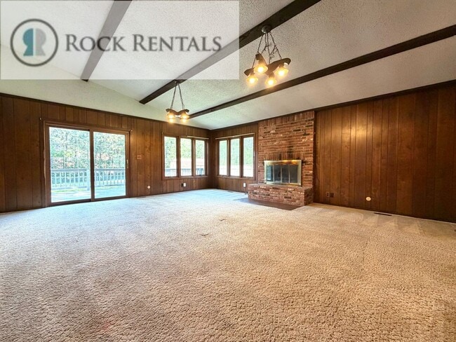 Photo - 3 Bed 1.5 Bath House in Convenient Location