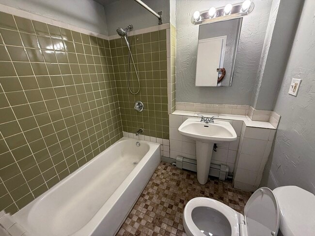26 Alpine St Unit 3