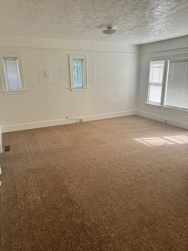 Photo - Charming 3 Bedroom Home