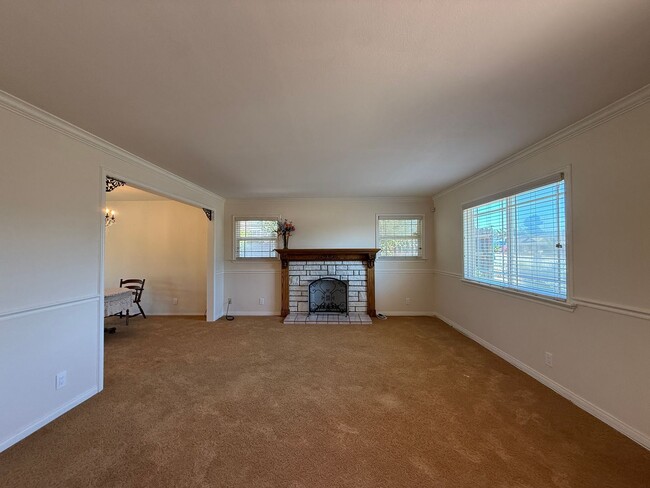 Photo - 735 Patterson Rd