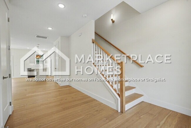 Photo - 8 Taverly Dr