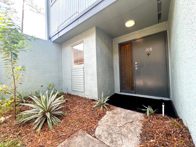 Building Photo - 709 SW 75th St Unit 108