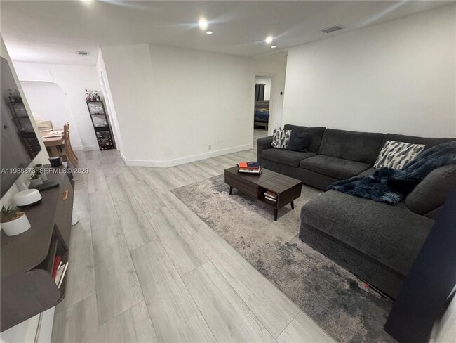 Photo - 660 SW 30th Terrace