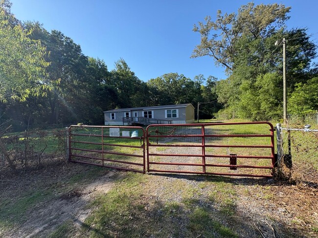 Photo - Huge 4 bedroom/2 bathroom double-wide in Peaceful Area of Keithville!