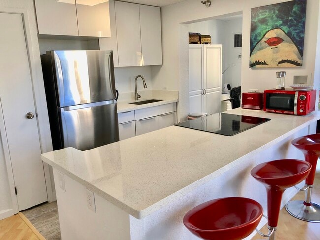 Modern Kitchen - 300 Wai Nani Way Unit 801