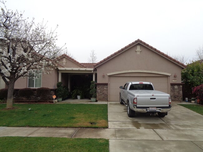 Building Photo - 1718 Twisted River Dr