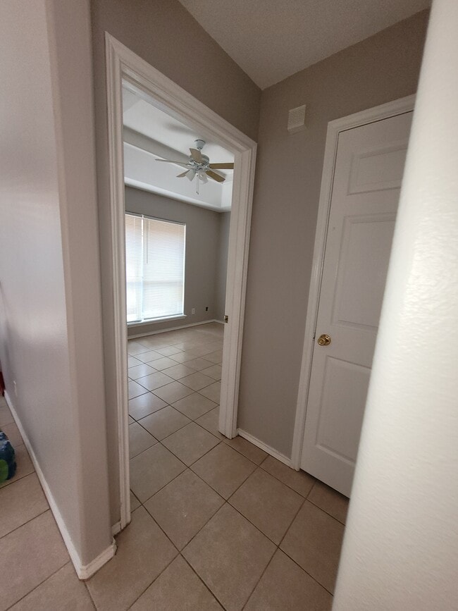 Photo - 629 S Dfw Dr Unit # 2