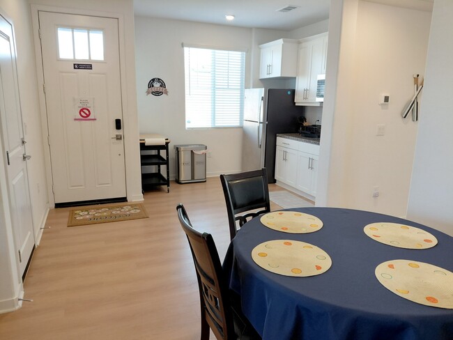 10921 Gold Crst St