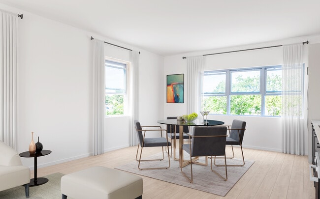 Photo - 172 Nassau St