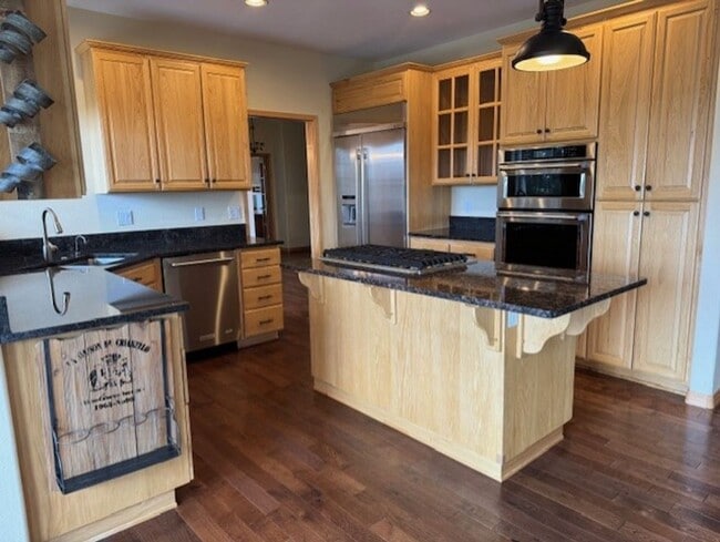 Photo - MOVE IN SPECIAL $1000 OFF FIRST MONTHS REN...