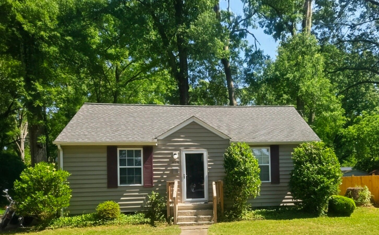 Photo - 624 Sterling St