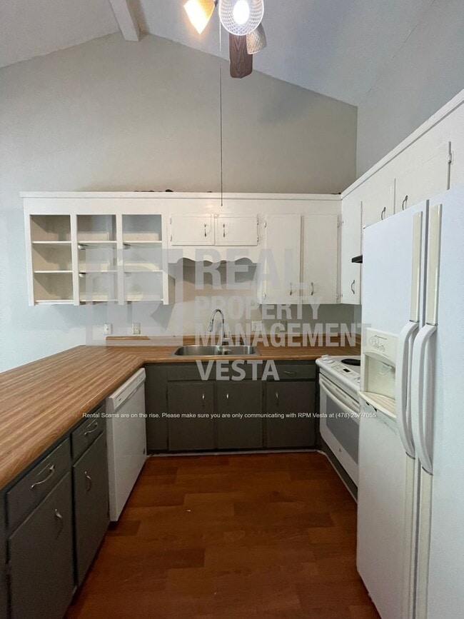 Photo - Three Bedroom Home in Lake Wildwood