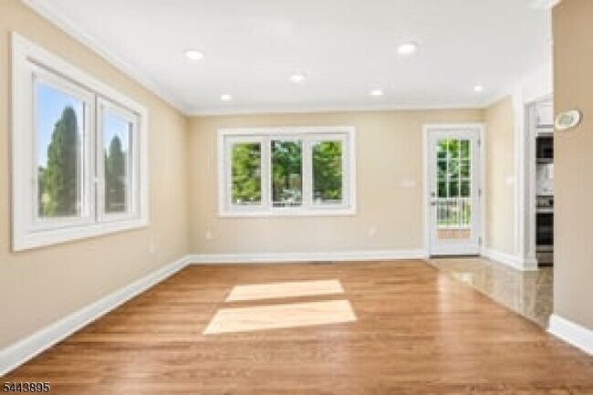 50 Lincoln Pl