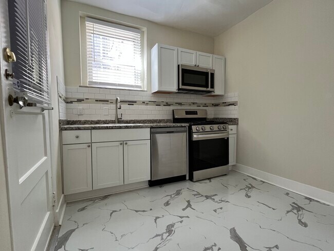 Renovated 2Bed - Rosebury Apartments