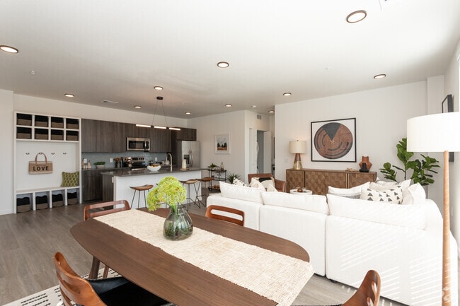2BR, 2BA - 1089SF - Living/Dining