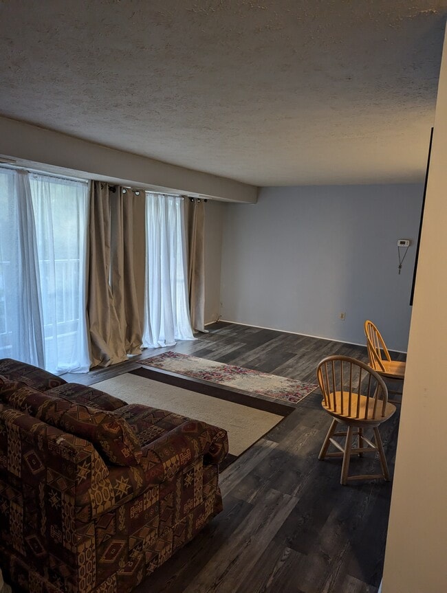 Photo - 8400 Muldoon Ct Unidad 110