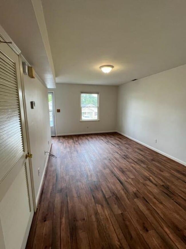 Photo - 2013 Wallace Ave NE Unit 2015 Wallace Ave NE