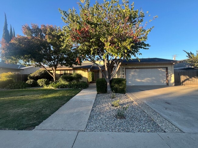 Building Photo - Single story home located in Lakewood Elementary School District!