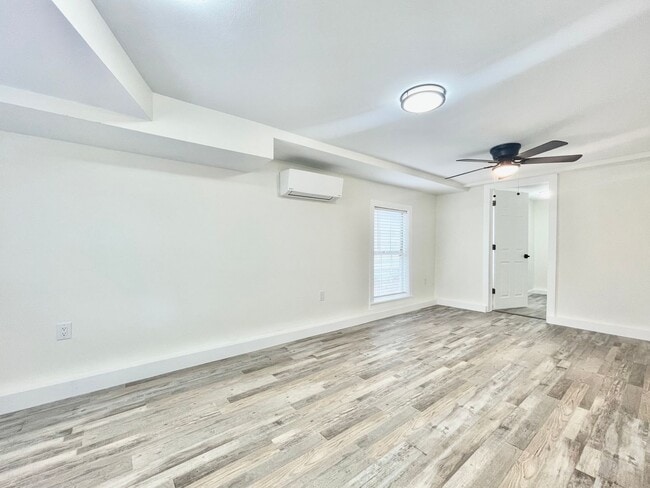 Photo - 407 Sarah St Unit B