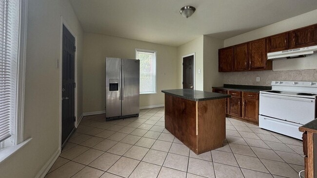 Photo - Spacious 4BR Germantown Home with Huge Enclosed Yard