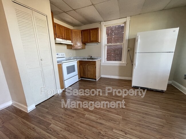 Building Photo - 616 W Franklin St