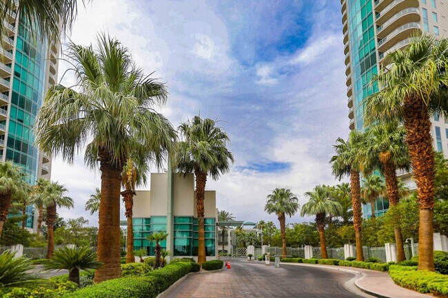 Photo - Turnberry Tower Beauty With Stunning Views Condo Unit 1105