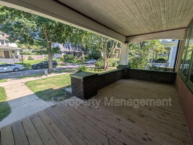 Photo - 2526 Hoagland Ave